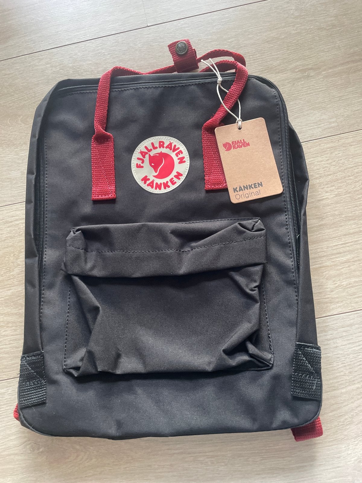 Fjällräven Kånken rugzak - Zwart met rode accenten, 16L, Verzenden, Nieuw, Overige merken