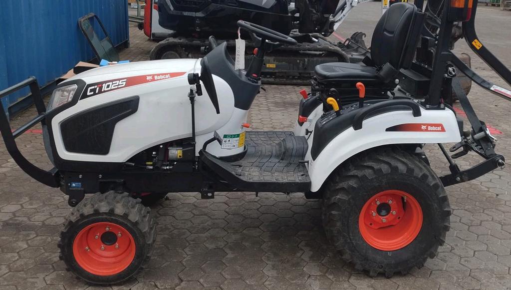 Minitractor met chauffeur huren? Frezen, Maaien en Hakselen!