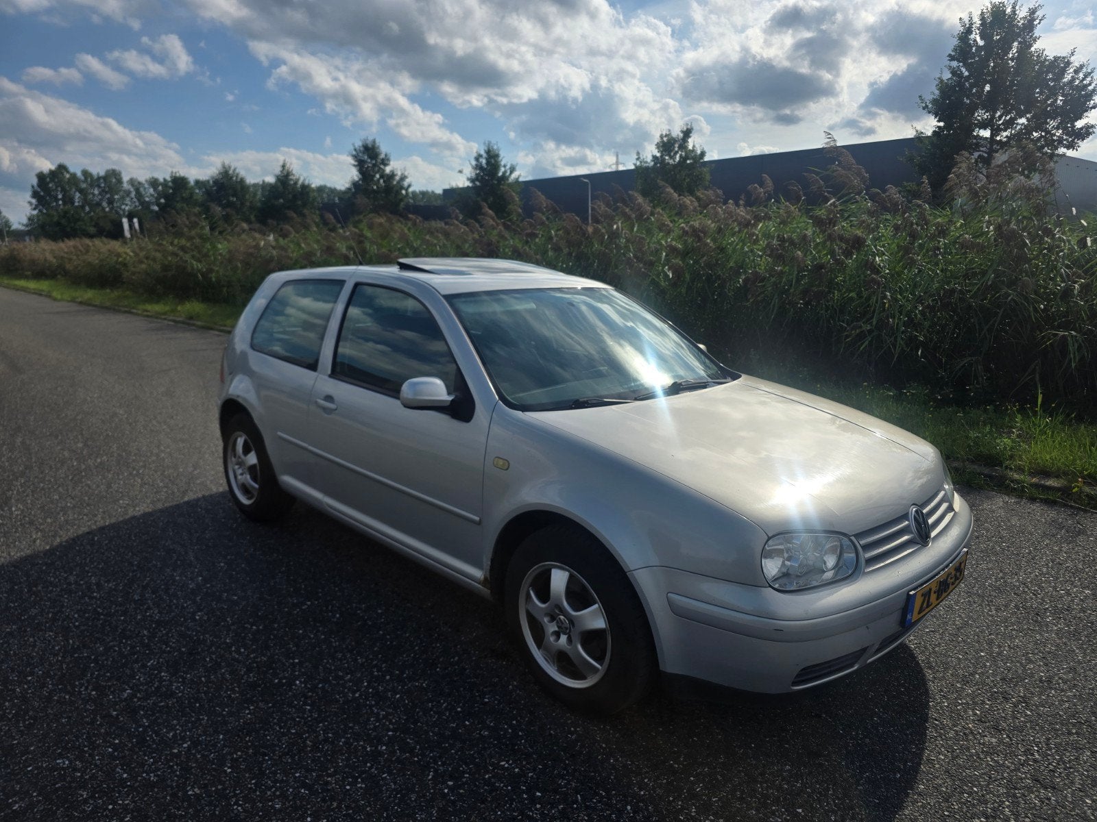 Volkswagen Golf 2.0 85KW AUT 1999 Grijs, Auto's, Volkswagen, Stof, 4 cilinders, 1984 cc, Bedrijf
