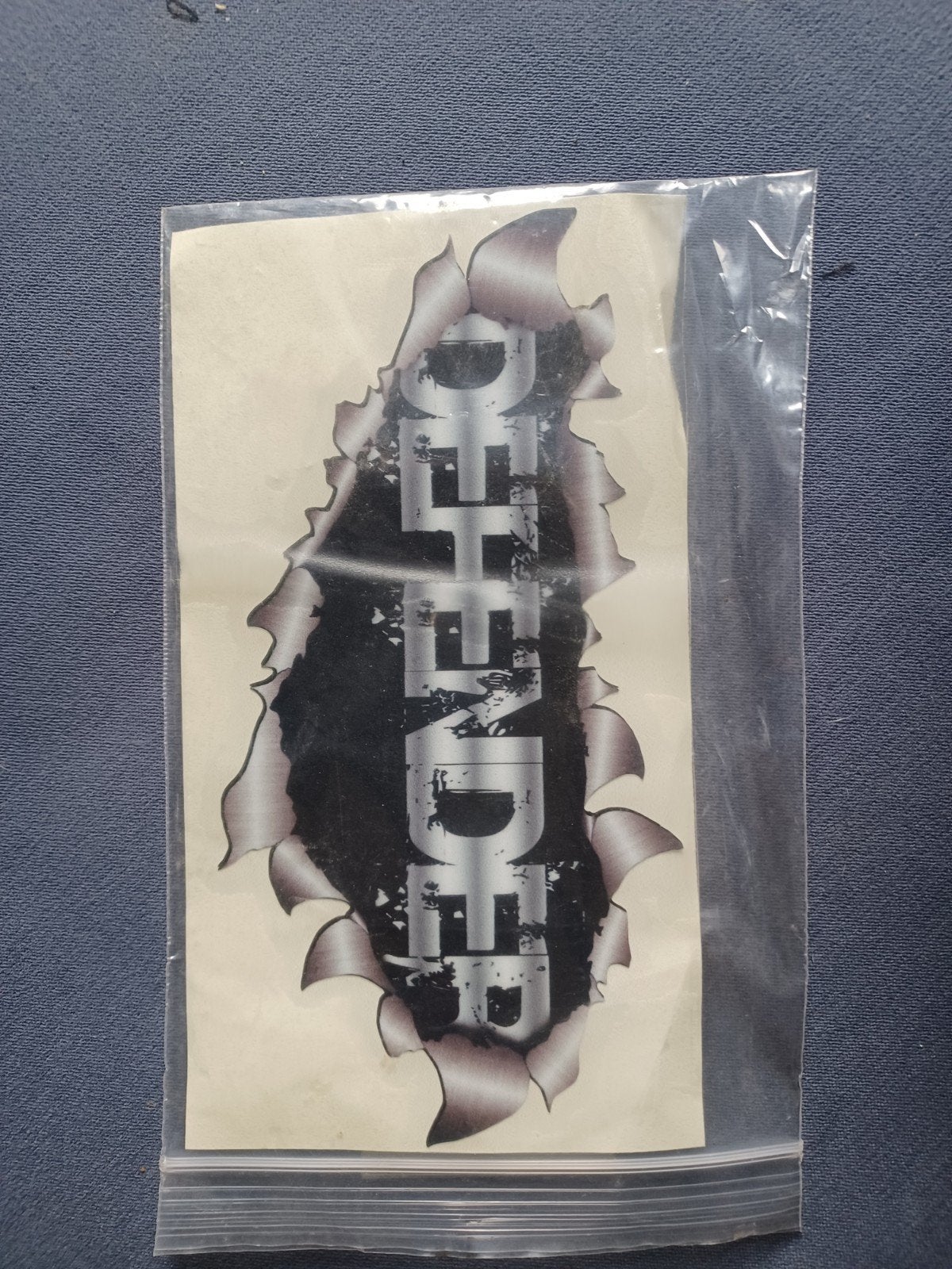 Land Rover Defender Sticker - Metaal Look, Auto diversen, Autostickers, Ophalen of Verzenden