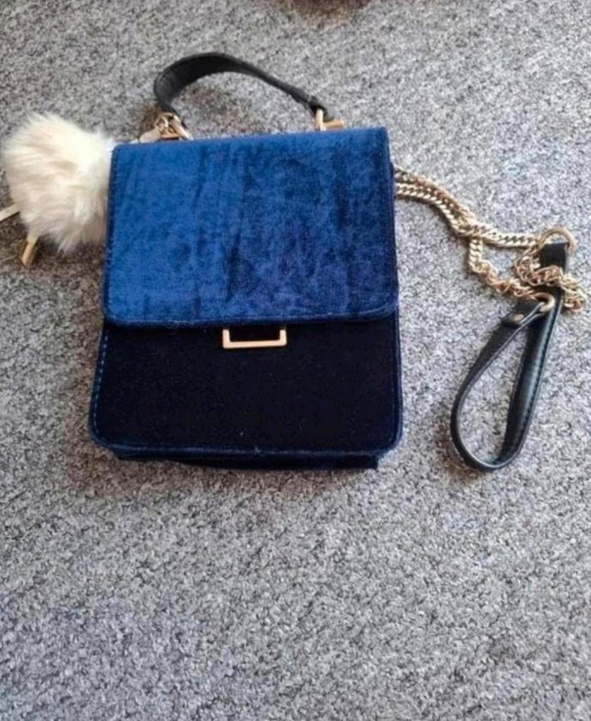 ZARA velvet tas blauw met goud ketting – crossbody / schoude, Ophalen of Verzenden, Zo goed als nieuw, Blauw, Overige merken