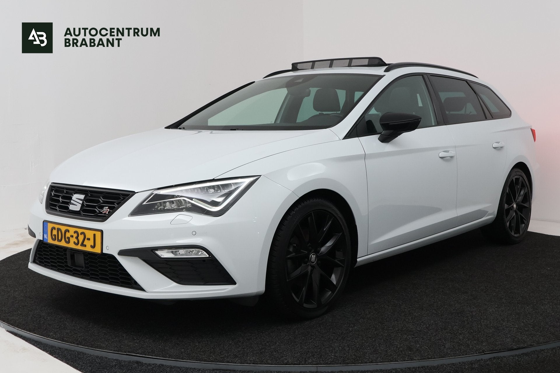 SEAT Leon ST 1.5 TSI FR Ultimate Edition Black (PANORAMADAK,, Auto's, 4 cilinders, Leon, Wit, Geïmporteerd