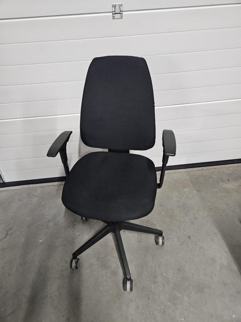 Bureau stoel  Adapta Pro, Ergonomische hallo zwart, Huis en Inrichting, Bureaustoelen, Gebruikt, Bureaustoel, Zwart, Ergonomisch