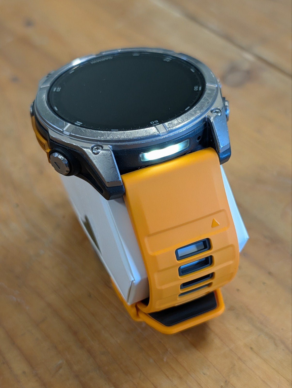 Garmin Fenix 8 AMOLED Sapphire 51 mm – complete set, Gebruikt, Garmin Fenix 8 Amoled Sapphire titanium 51 mm, Oranje, Ophalen of Verzenden