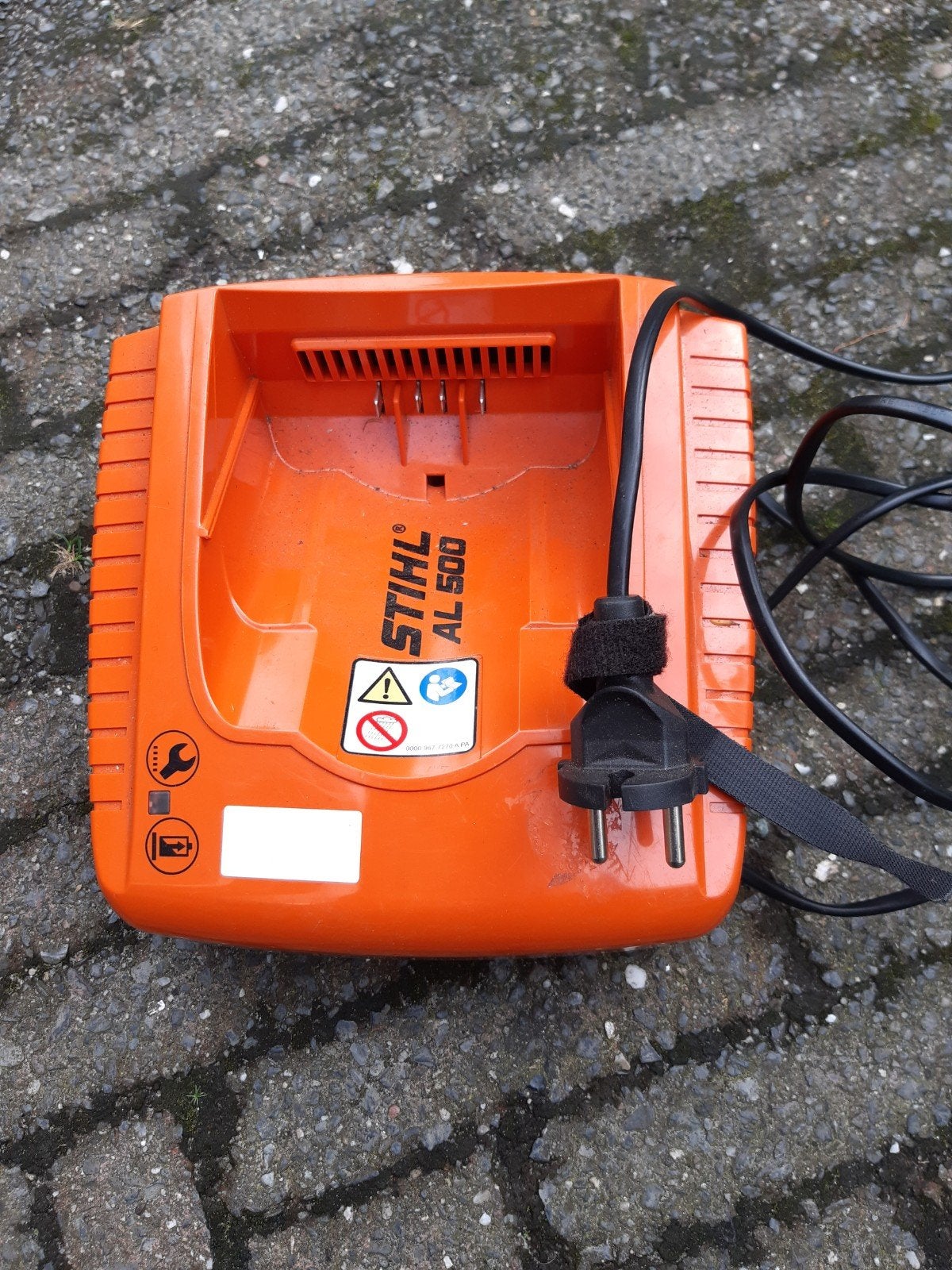 STIHL acculader, Ophalen of Verzenden, Gebruikt