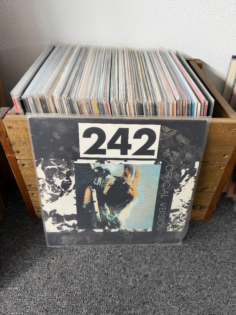 Front 242 - Official Verison - LP, Ophalen of Verzenden, Gebruikt, 12 inch