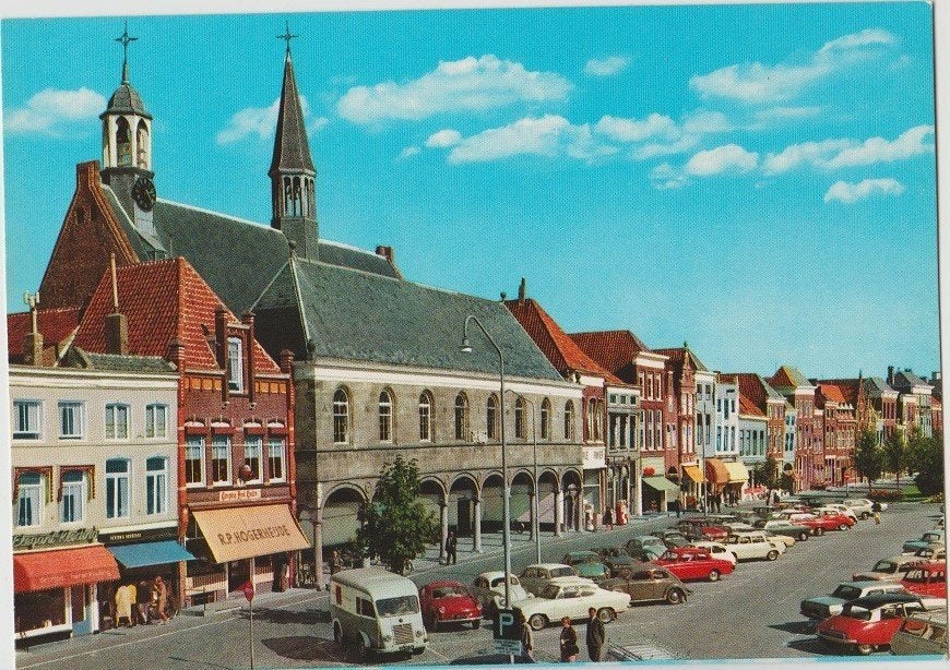 Zierikzee Havenplein m Gasthuiskerk auto's Renault Goelette, Ophalen, 1960 tot 1980, Ongelopen, Zeeland