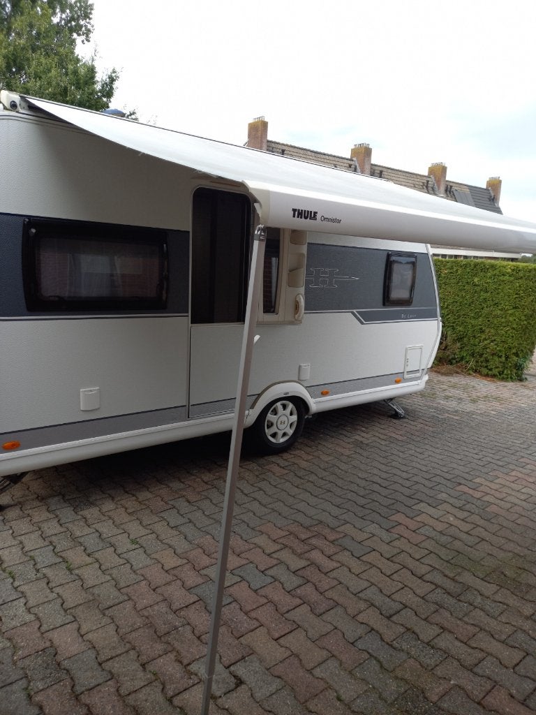 Hobby De Luxe Edition 460 UFE, Rondzit, 4 tot 5 meter, Tot en met 4, 1000 - 1250 kg