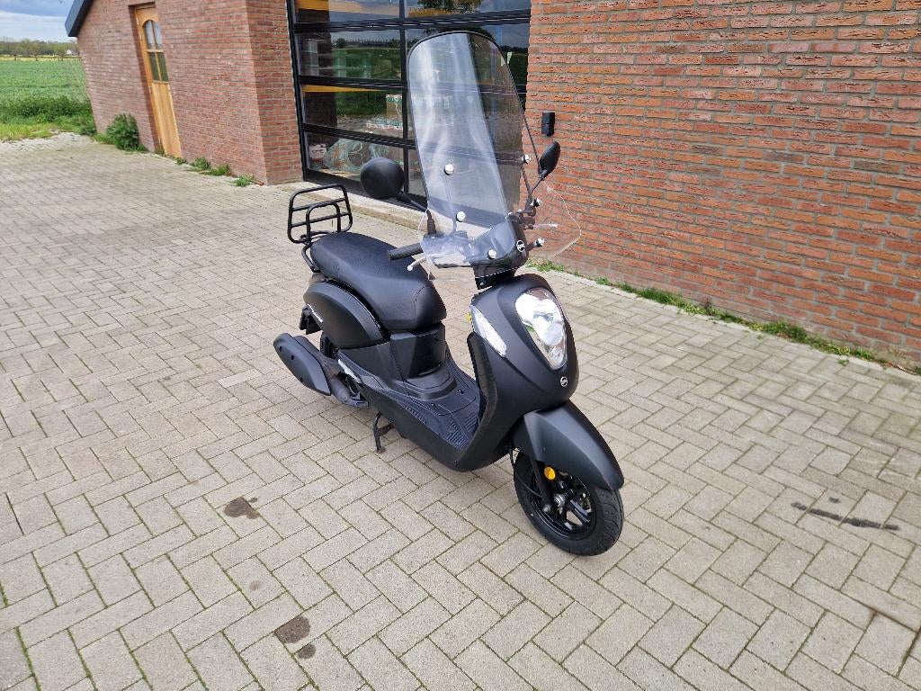 SYM MIO 50i Windscherm Mat zwart 2833km, Gebruikt, Maximaal 45 km/u, 49 cc, Benzine