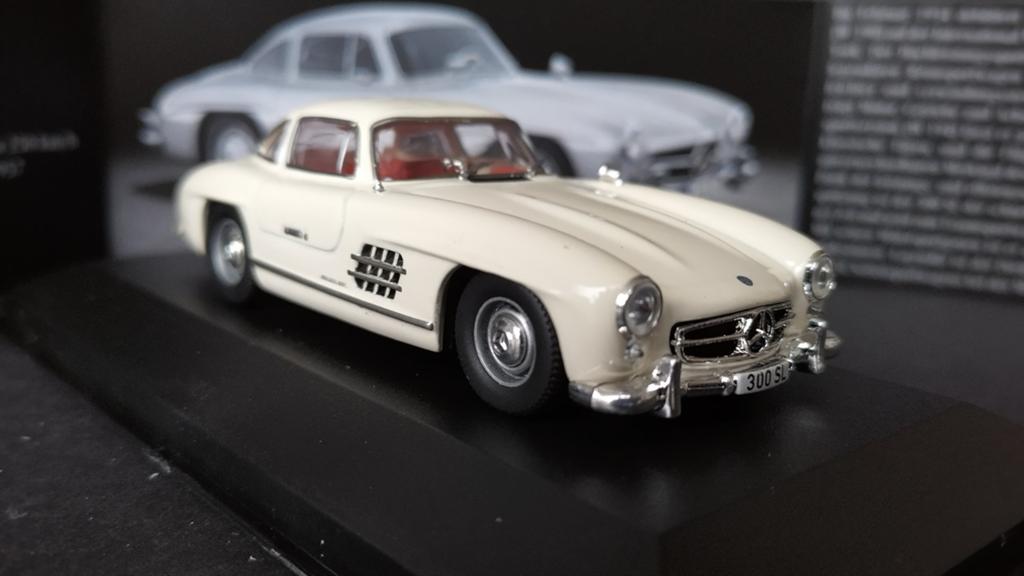 Mercedes Benz 300 SL Gullwing white 1:43 Dealer Pol, Overige merken, Auto, Verzenden, Mercedes Benz strasse