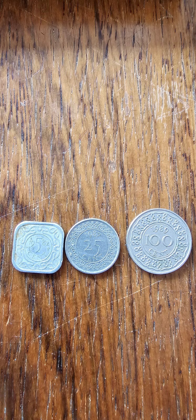 Set van 3 Surinaamse Onafhankelijkheidsmunten (1974), Postzegels en Munten, Verzenden, Koningin Juliana, Overige waardes, Setje