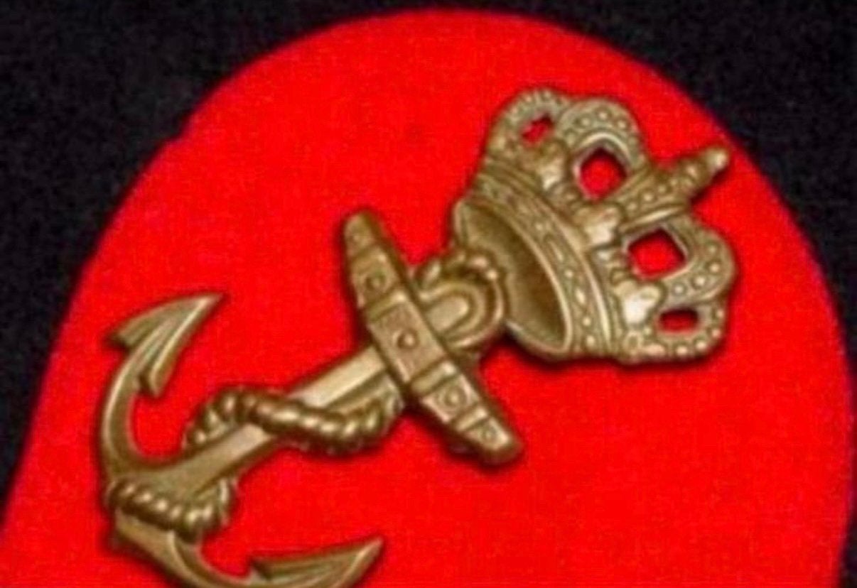 Korps Mariniers / Marine  Baretembleem Oud Messing Anker, Verzenden, Marine, Nederland, Embleem of Badge