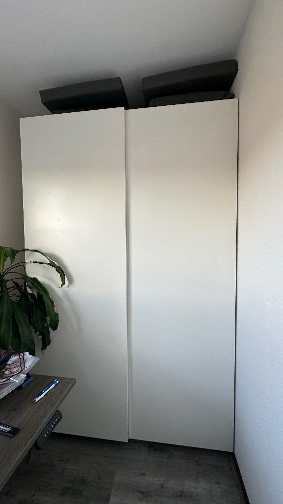 Witte kast met schuifdeuren (2x beschikbaar), Huis en Inrichting, Kasten | Kledingkasten, Ophalen, Met deur(en), Gebruikt, 200 cm of meer