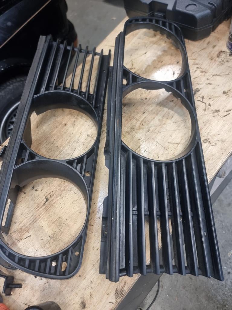 BMW E30 grillen 3x, Auto-onderdelen, Voor, Nieuw, Ophalen of Verzenden, Bumper