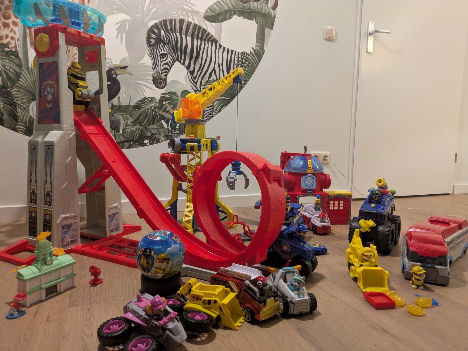 MEGA Paw Patrol Set: Uitkijktoren, Brandweerkazerne & Meer!, Ophalen, Zo goed als nieuw