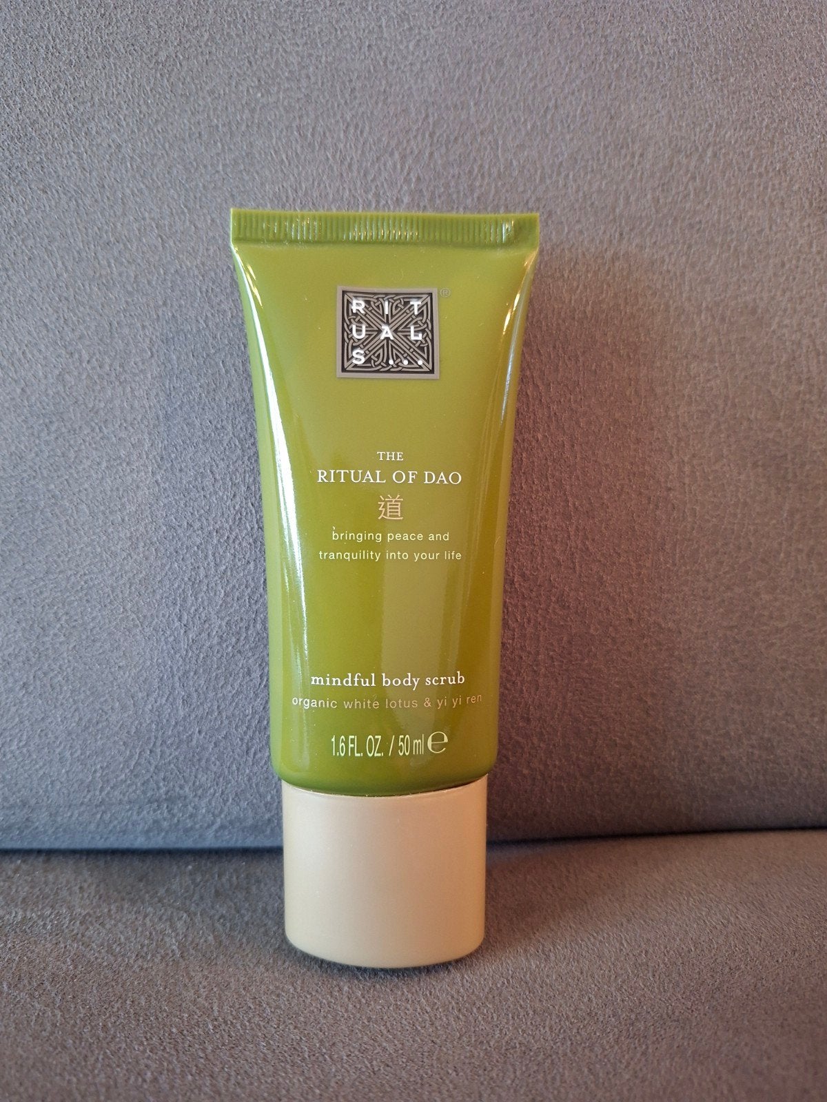 NIEUW: The Ritual of Dao mindful body scrub van 50ml, Ophalen of Verzenden, Nieuw, Overige typen
