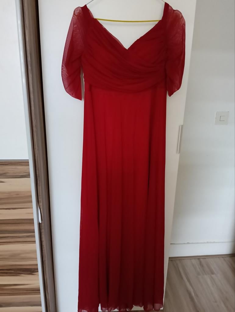 Elegante Rode Galajurk - Maat M, Maat 38/40 (M), Galajurk, Ophalen of Verzenden, Zo goed als nieuw