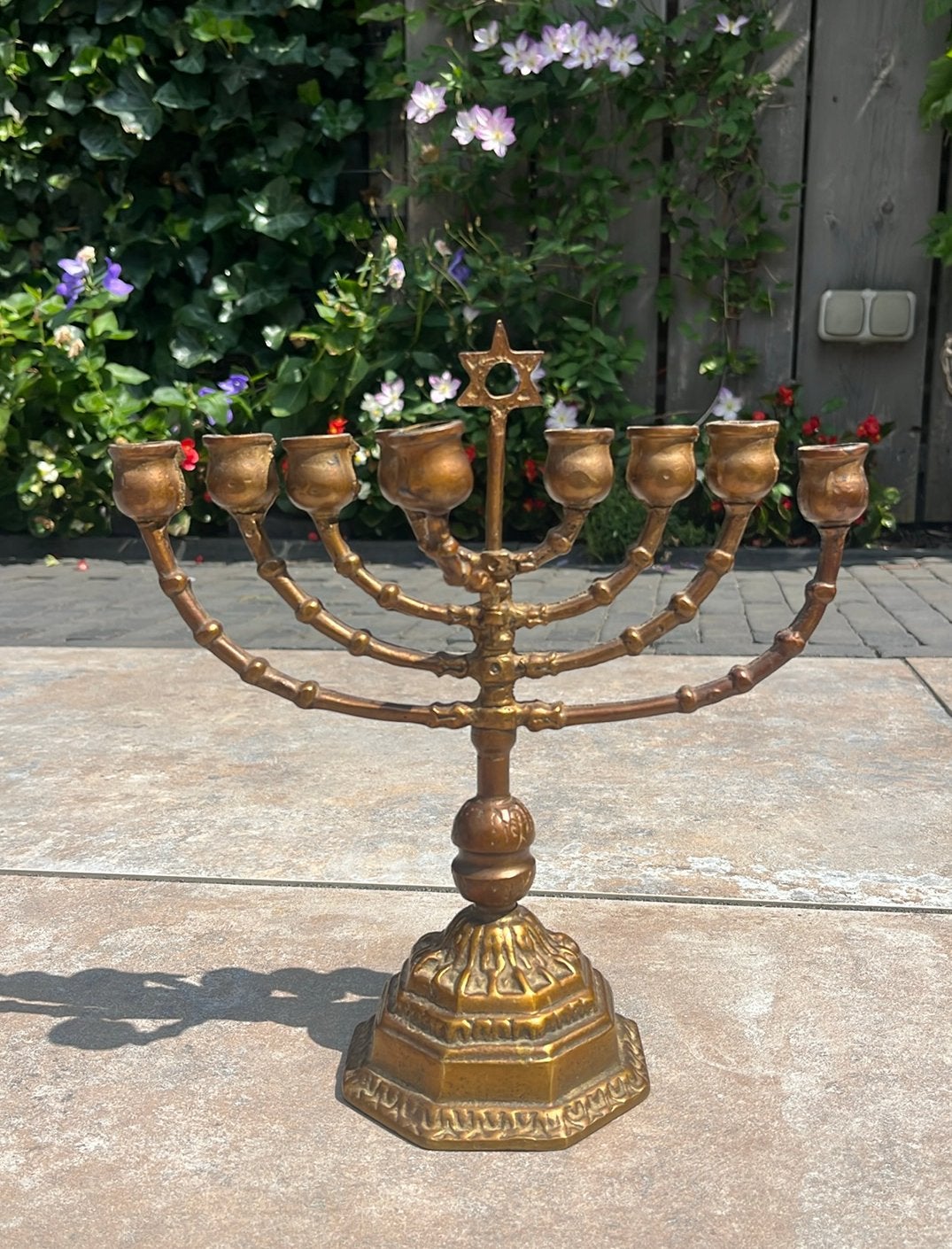 Prachtige Antieke Messing Chanoekia (Joodse Kandelaar), Antiek en Kunst, Ophalen of Verzenden, Koper of Brons