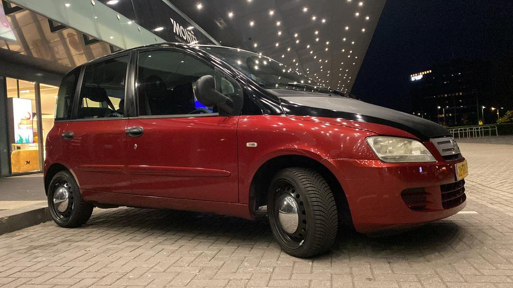 Fiat Multipla 1.6 16V 2006 Rood, Auto's, Fiat, Voorwielaandrijving, 1596 cc, Stof, Multipla