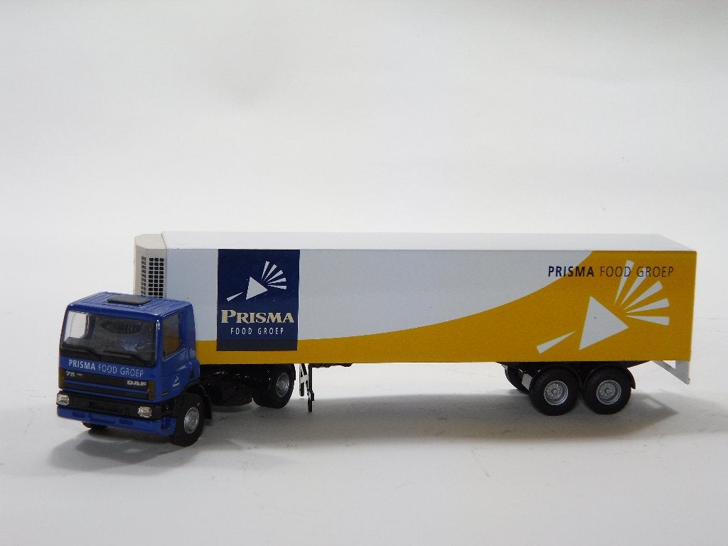 miniatuur vrachtwagen Prisma group (koelwagen) en DAF trucks, Ophalen of Verzenden, Gebruikt, Auto's