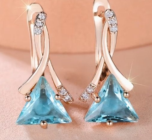 Elegante 18K goud verguld oorbellen met lichtblauw zirkonen, Overige materialen, Verzenden, Nieuw, Met edelsteen