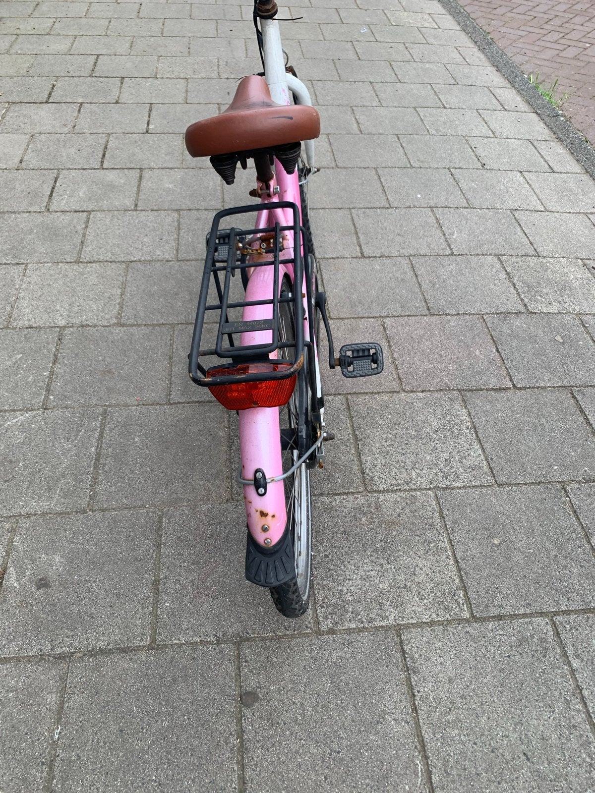 Mooie roze kinderfiets met bagagedrager, Fietsen en Brommers, Ophalen of Verzenden, Gebruikt, Velgrem, 20 inch of meer