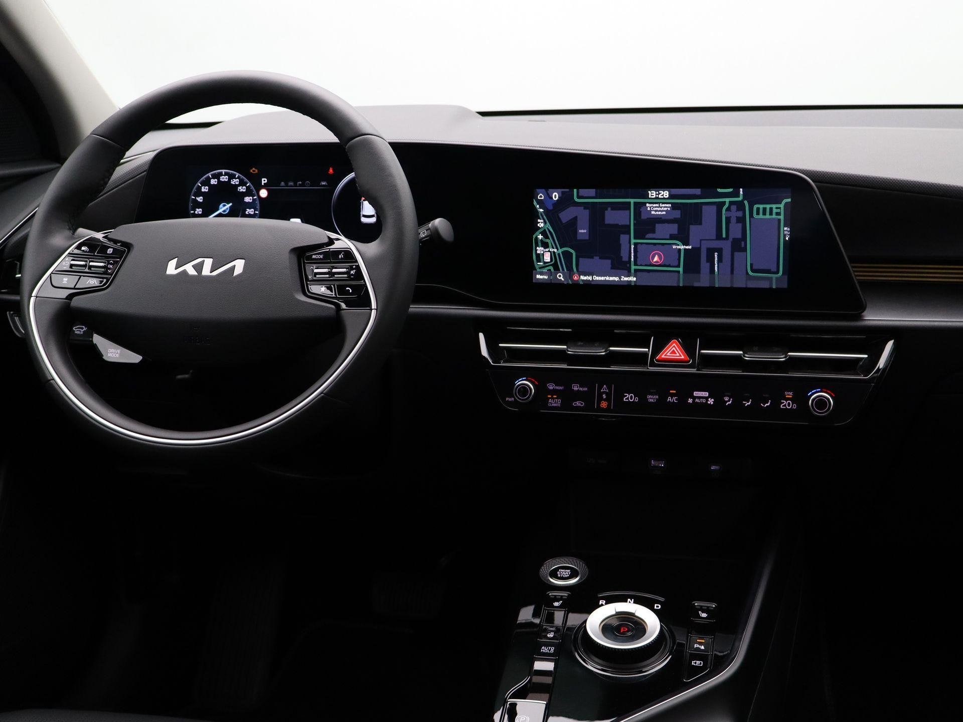 Foto 34 van Kia Niro 1.6 GDi Hybrid DynamicPlusLine | Open dak | Clima |