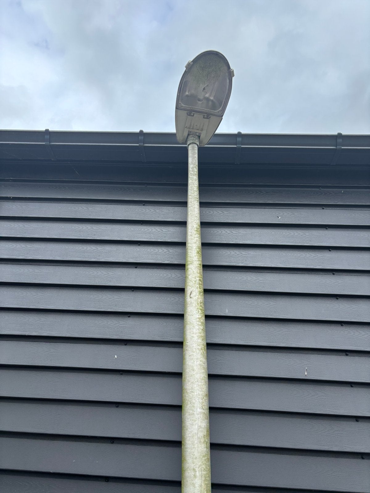 2x 4 meter hoge lantaarnpalen, Tuin en Terras, Buitenverlichting, Ophalen, Gebruikt, Staal, Overige typen