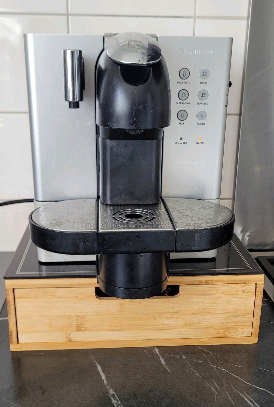 Nespresso De'Longhi EN720.M Lattissima Espressomachine, Witgoed en Apparatuur, Ophalen, Koffiepads en cups, Gebruikt, Espresso apparaat