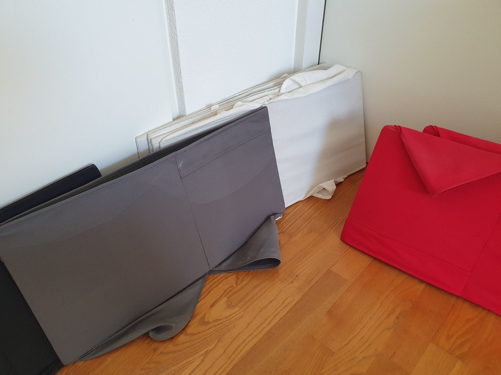 IKEA Opbergmanden - 2 rood, 1 grijs, 2 zwart, 4 wit, Ophalen, Gebruikt, Rood, Textiel