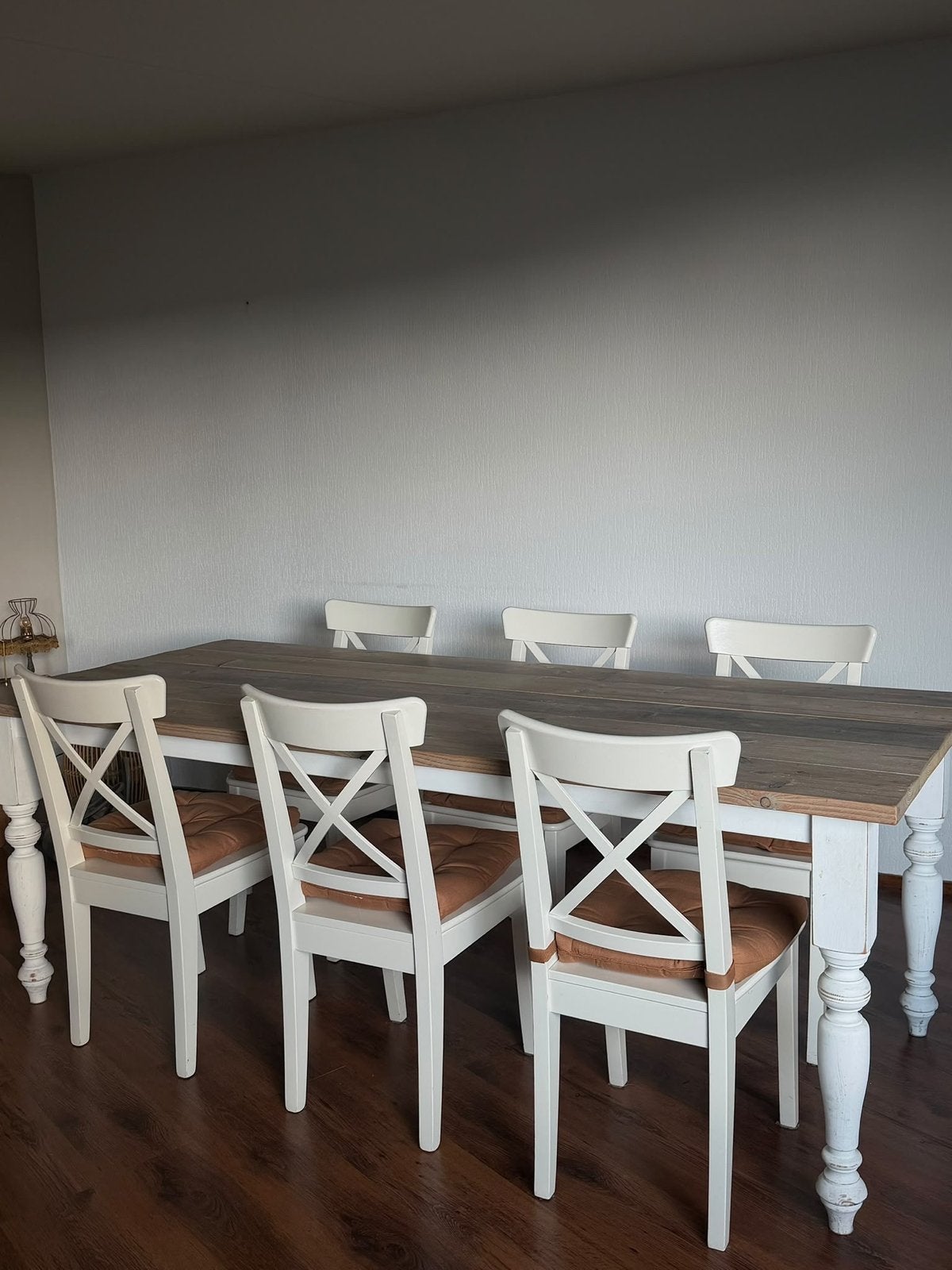 Gezellige eethoek met 6 stoelen - 98x220 cm