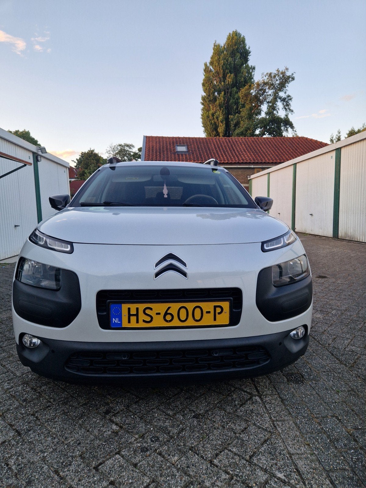 Citroën C4 Cactus 1.6 Blue HDI 100 Airdream 2015 Wit, Auto's, Voorwielaandrijving, 96 €/maand, 1560 cc, Onderhoudsboekje