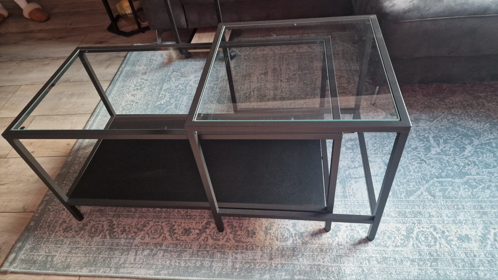 IKEA VITTSJÖ Bijzettafel set, zwartbruin/glas, 75 cm of meer, Modern, Rechthoekig, Ophalen