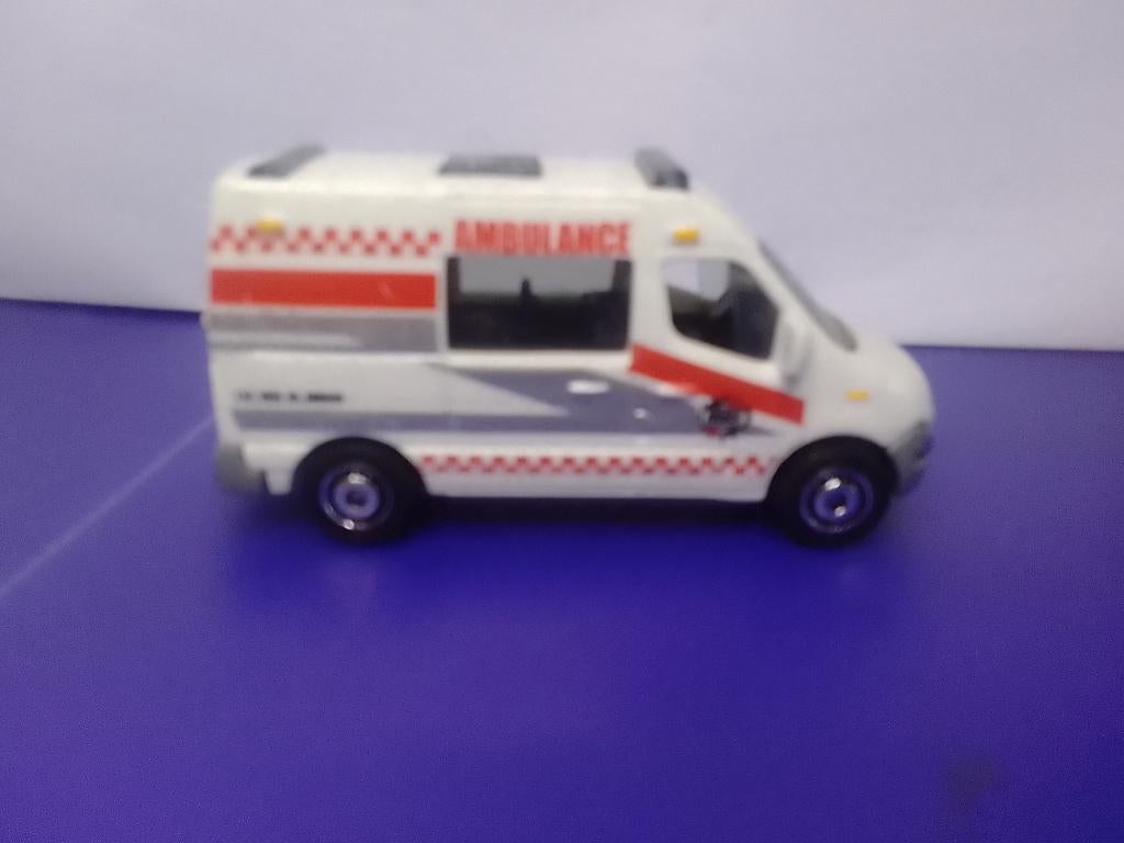 Renault Master Ambulance, Ophalen of Verzenden, Zo goed als nieuw, Auto