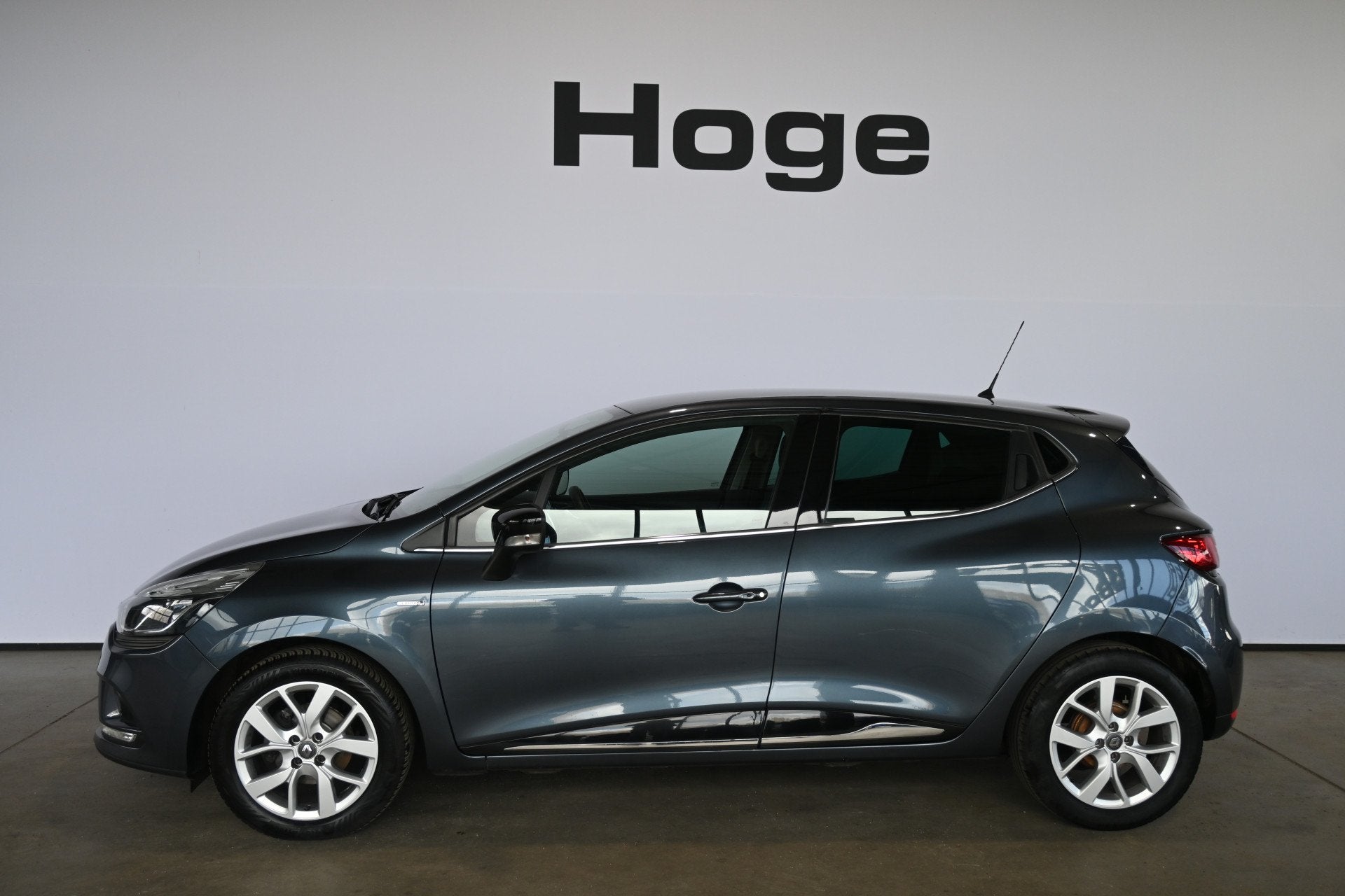 Renault Clio 1.5 dCi Limited Airco LED Navigatie Goed Onderh, Auto's, Stof, Gebruikt, 4 cilinders, Met garantie (alle)