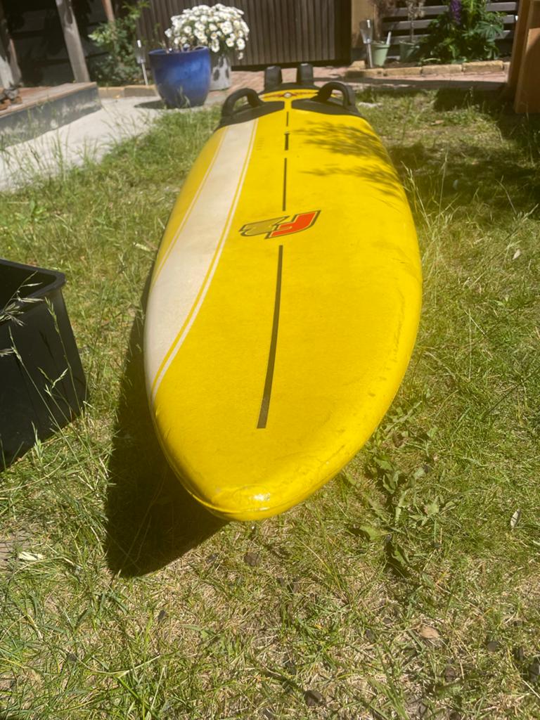 F2 Ride 277, 103 liter surfplank (zonder vin/mastvoet), Ophalen, Met voetbanden, 250 tot 300 cm, Gebruikt