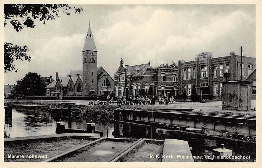 Munsterscheveld R.K. Kerk Pensionaat en Huishoudschool Emmen, Ophalen of Verzenden, Voor 1920, Gelopen, Drenthe