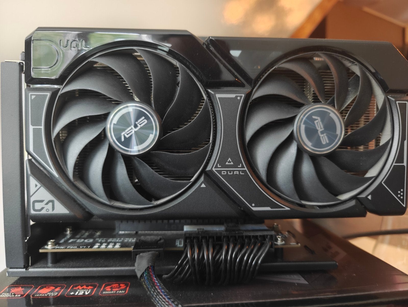 eGPU Asus Dual Geforce RTX 4060 OC Oculink GigaByte 750W, Ophalen, GDDR6, PCI-Express 4, Zo goed als nieuw