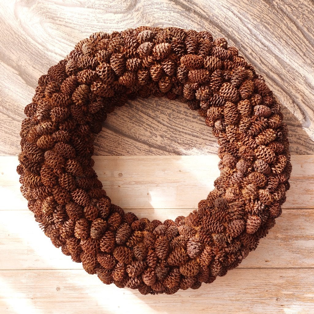Natuurlijke Landelijke Elzenkegelkrans  Ø32 cm, Krans, Nieuw, Ophalen of Verzenden, 32 cm