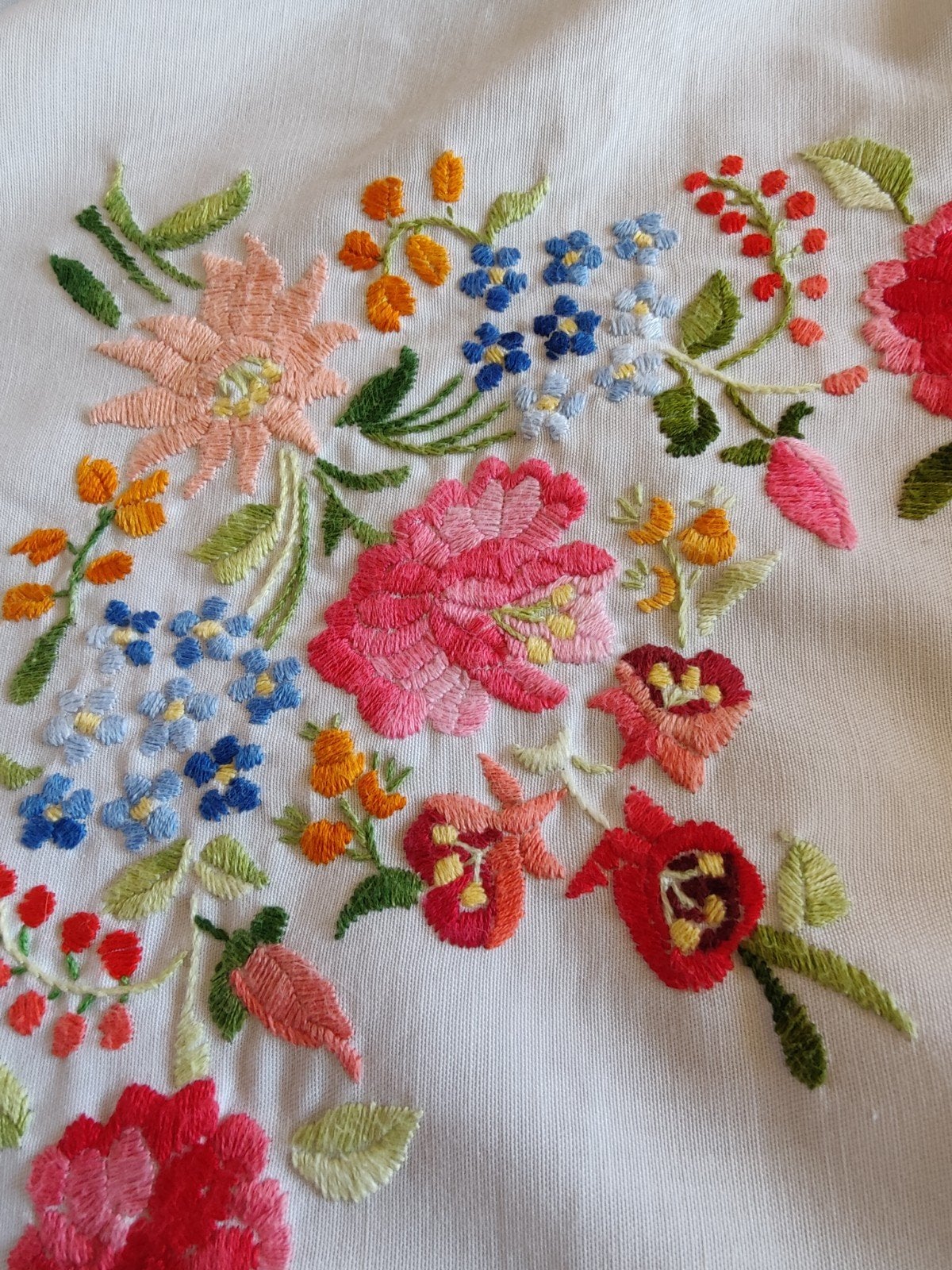 Geborduurd bloemen tafelkleed 225/135, Verzenden, 135 cm, Zo goed als nieuw, Katoen