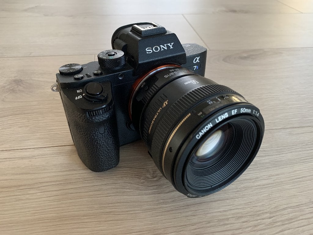 Sony Alpha a7S II + Canon EF 50mm f/1.4 lens + Adapter, Ophalen, Gebruikt, Accu, Kantelbaar/draaibaar scherm