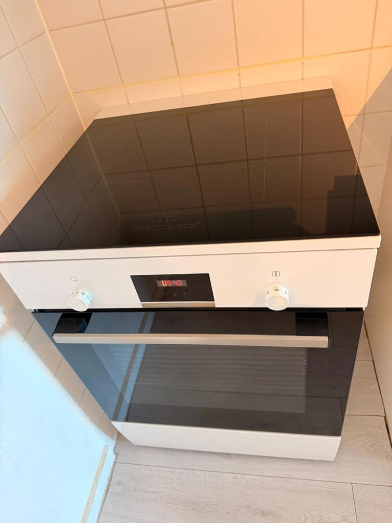 Zo goed als nieuwe BOSCH  oven met inductie kookplaat, Ophalen, Hete lucht, Bosch, Zo goed als nieuw