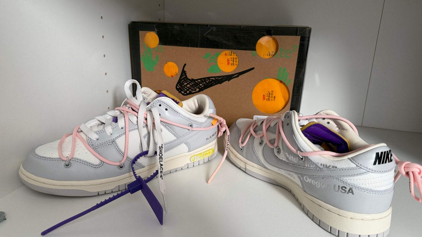Nike Dunk Low Off-White Lot 24/50 - Maat 42.5, Ophalen, Zo goed als nieuw, Wit, Sneakers of Gympen