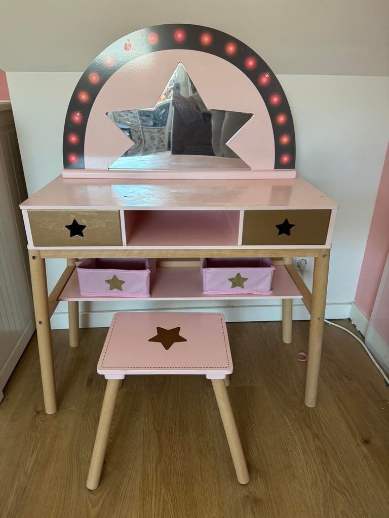 Mooie Kaptafel roze, Ophalen, 50 tot 100 cm, Zo goed als nieuw, Minder dan 100 cm