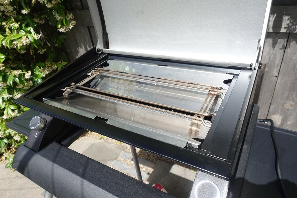 Grill Grandhall, Prachtige Grill, geen houtskool gedoe meer, Ophalen, Zo goed als nieuw