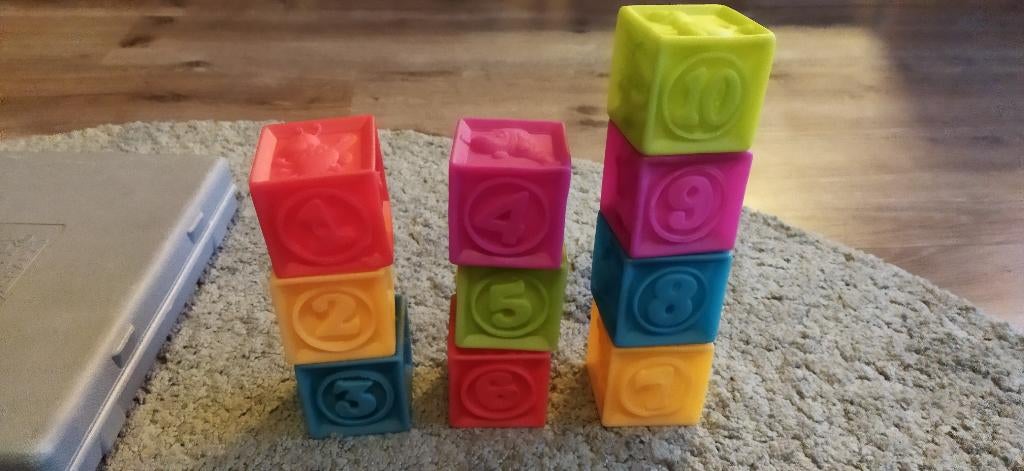 stapel blokken  met getallen en figuurtjes, Ophalen of Verzenden, Overige typen