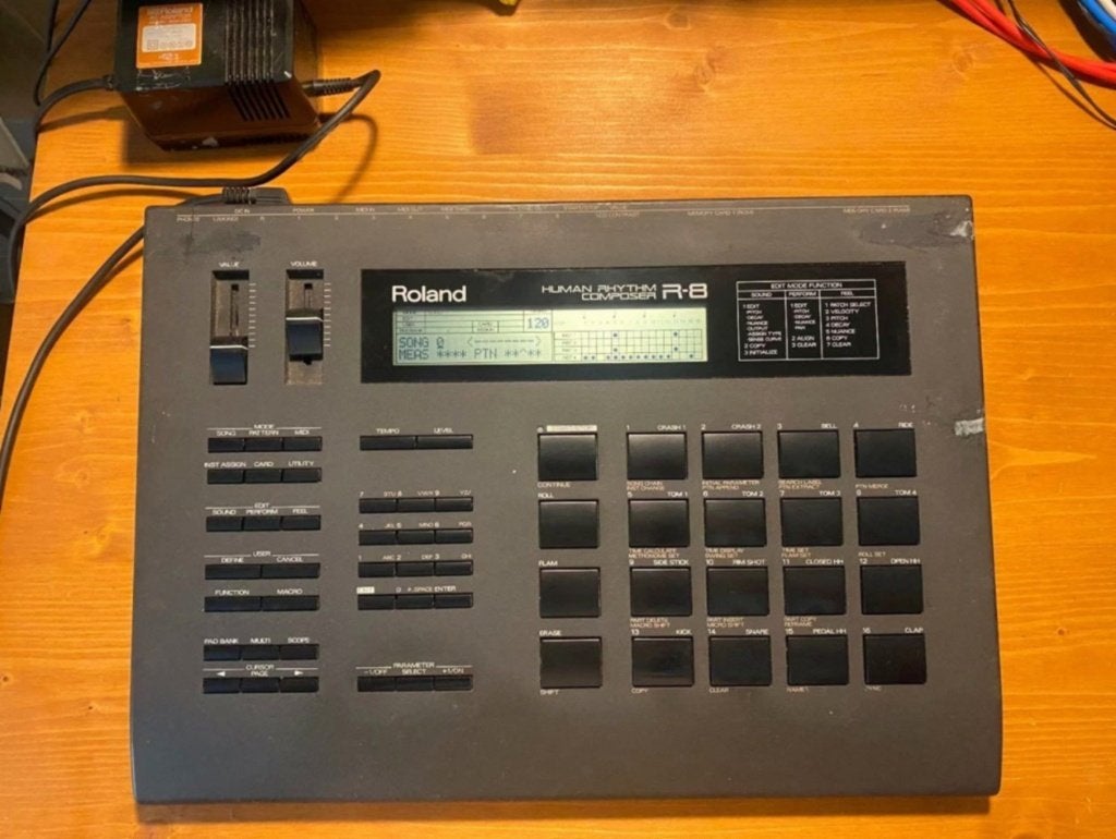 Roland R8 Drummachine, Ophalen of Verzenden, Gebruikt, Roland