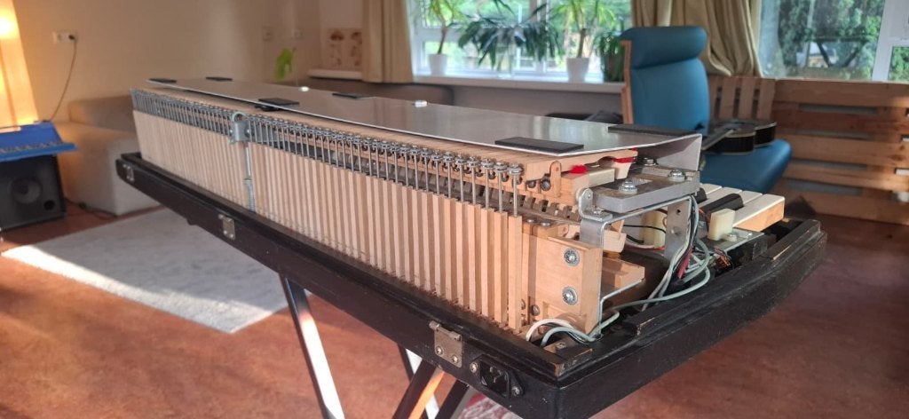 Foto 7 van Wurlitzer 200A - Zwart - Nette, originele staat. 230V ombouw