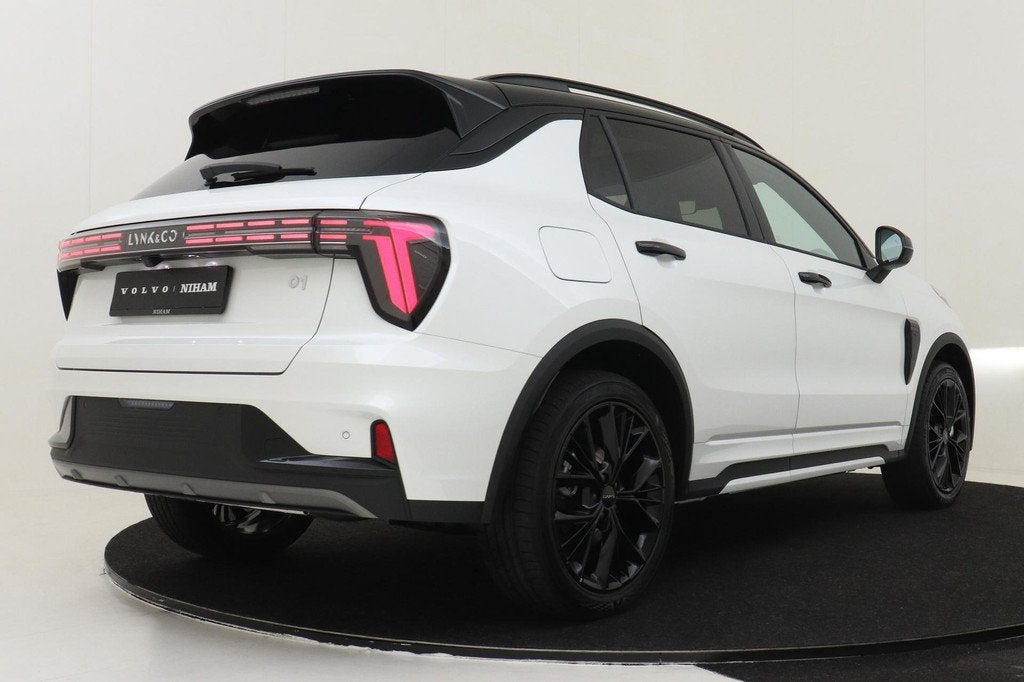 Lynk & Co 01 1.5 PHEV MORE -PANO.DAK|HARMANINFINITY|ELEK.STO, Auto's, Lynk & Co, 12 maanden, 1800 kg, Euro 6, 4 cilinders