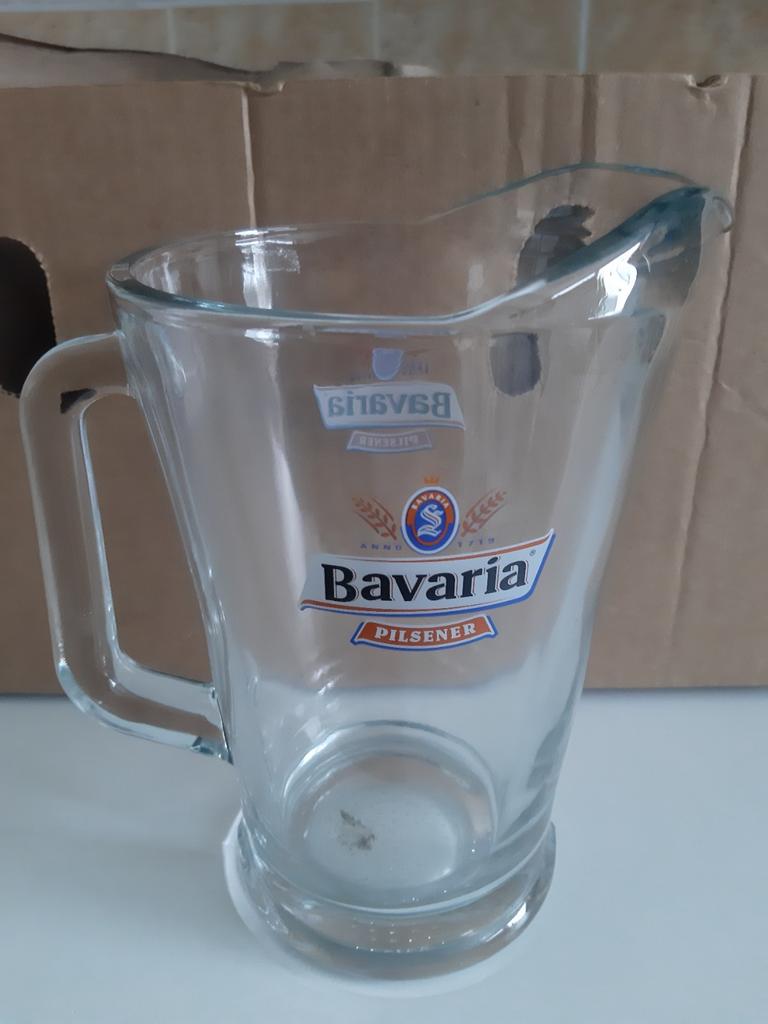 Bavaria pitcher met logo aan beide zijden., Ophalen of Verzenden, Zo goed als nieuw, Glas of Glazen, Bavaria